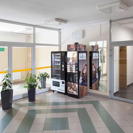 Хостел Dom Studenta Nr 1 Ans W Koninie Конин Экстерьер фото